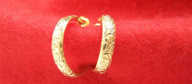 18k gold hoop earrings