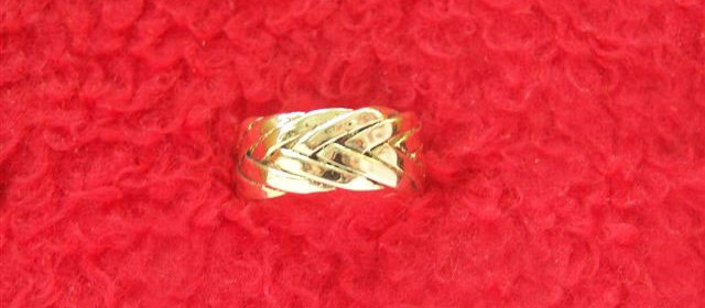 Gold Spanish Ring Knot