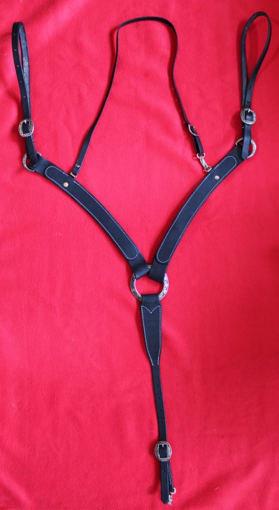 Light weight Breast Collar with Horse Shoe hardware